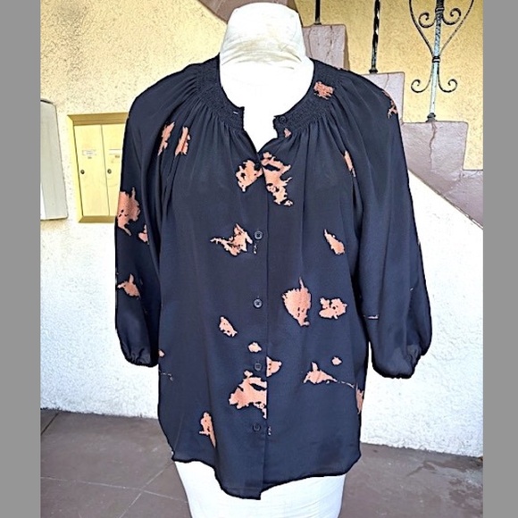 TUCKER "The Classic" Silk Print Button Up 3/4 Length Sleeve Blouse NWOT/sz M - Picture 8 of 15
